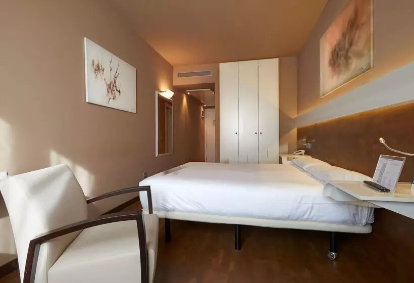 هتل Silken Monumental Naranco