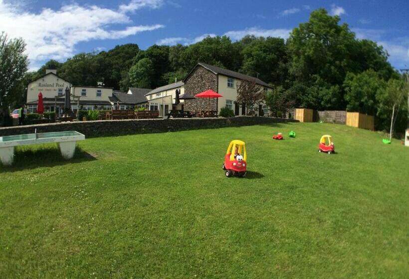 ホテル Rusland Pool