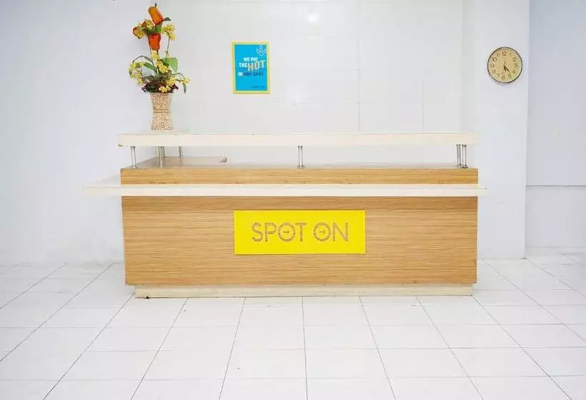 ホテル Spot On 2186 Pondok Mahkota
