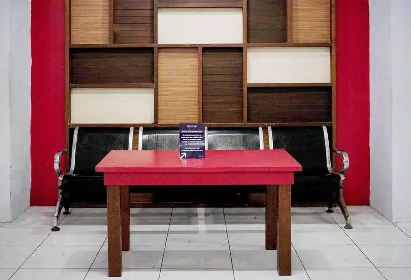ホテル Spot On 2186 Pondok Mahkota