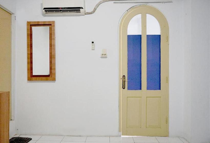 בית מלון כפרי Spot On 2186 Pondok Mahkota