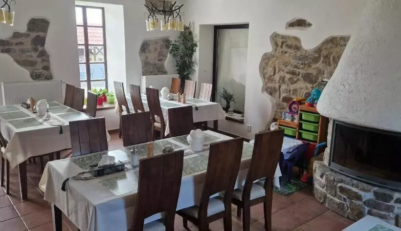 Majatalo Penzion Orlov