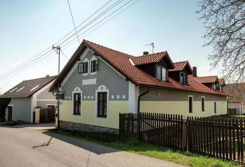 Majatalo Penzion Orlov