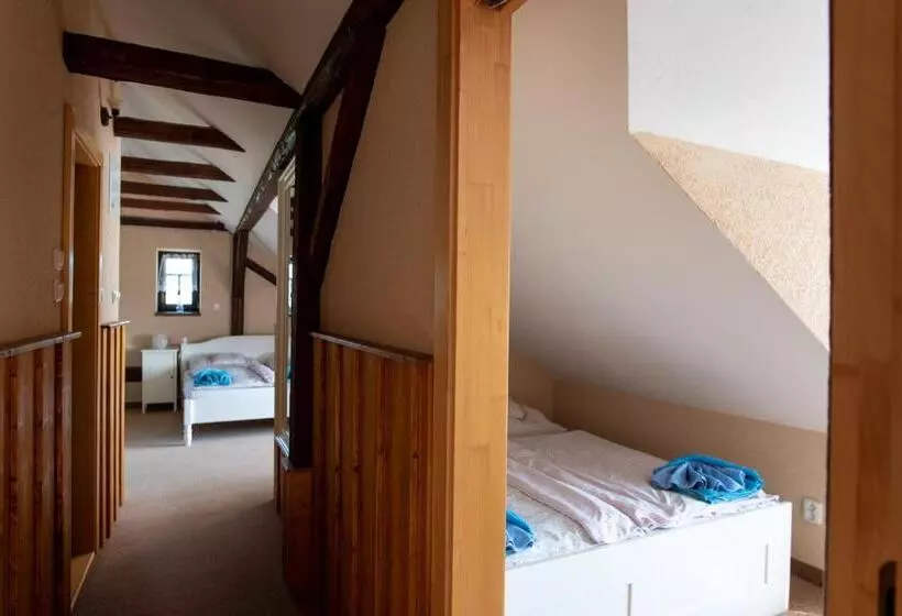 Majatalo Penzion Orlov