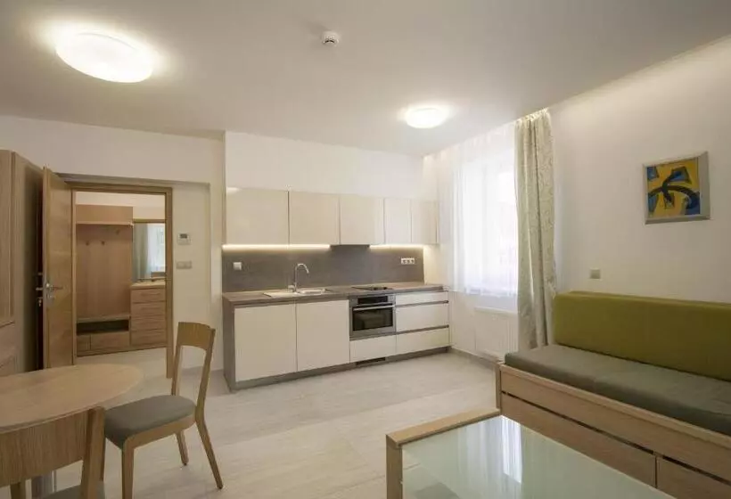 Hotelli A Restaurace U Stavaře