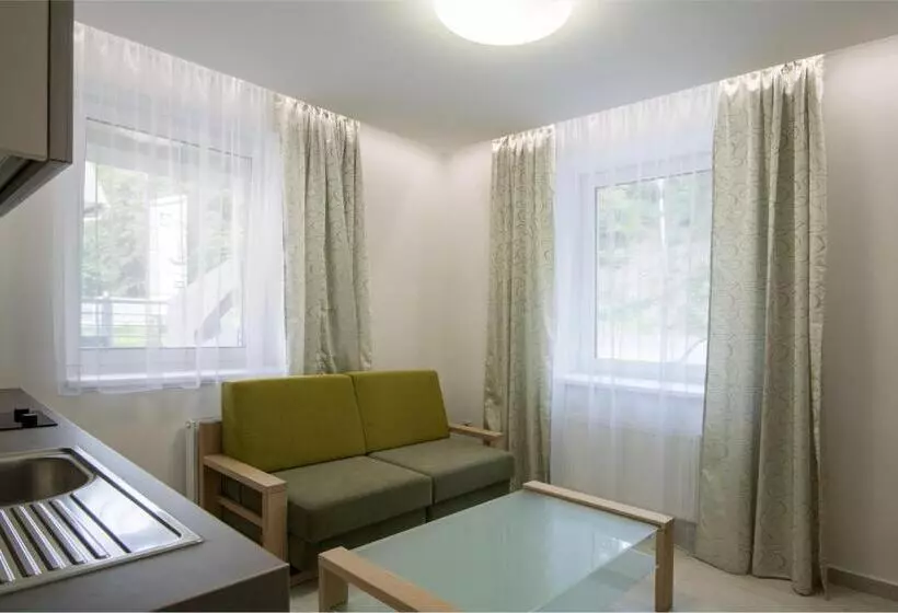 Hotelli A Restaurace U Stavaře