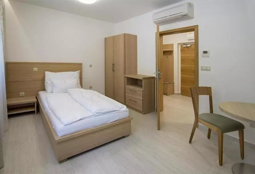 Hotelli A Restaurace U Stavaře