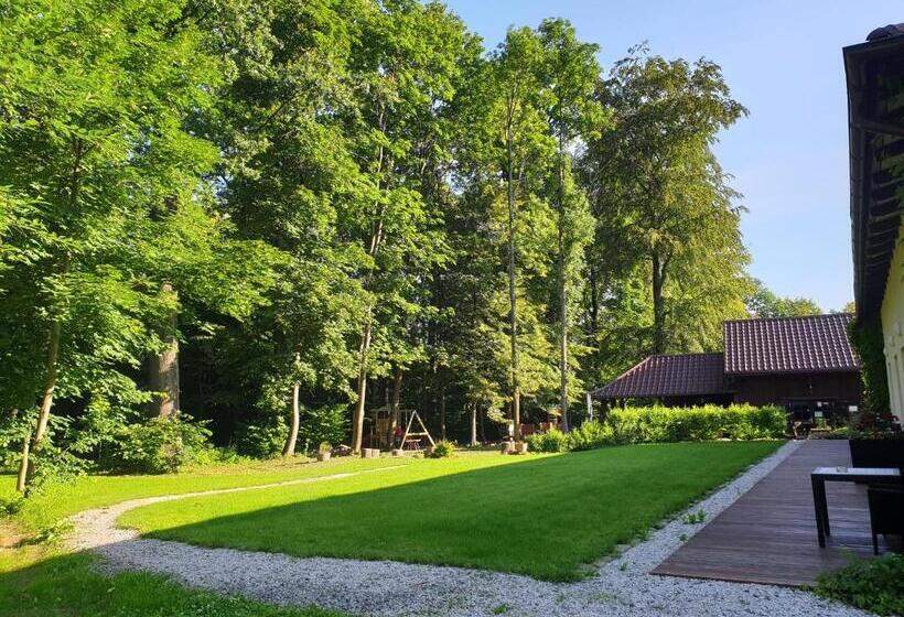 ホテル Zámeček Na čeladné