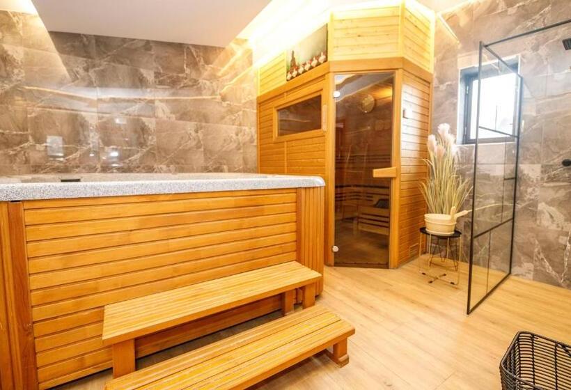 فندق & Apartments U černého Orla