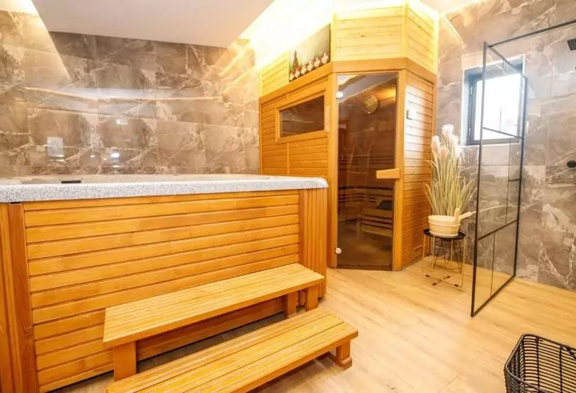 Hotelli & Apartments U černého Orla