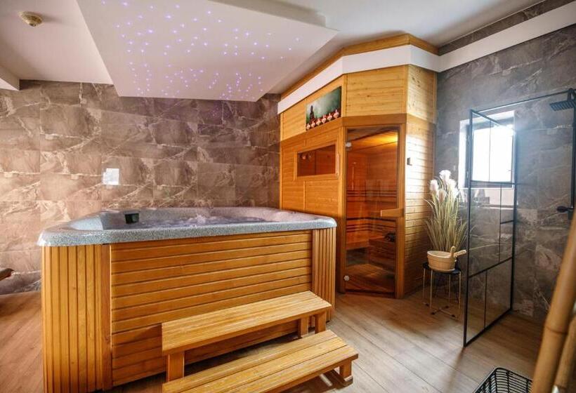 فندق & Apartments U černého Orla