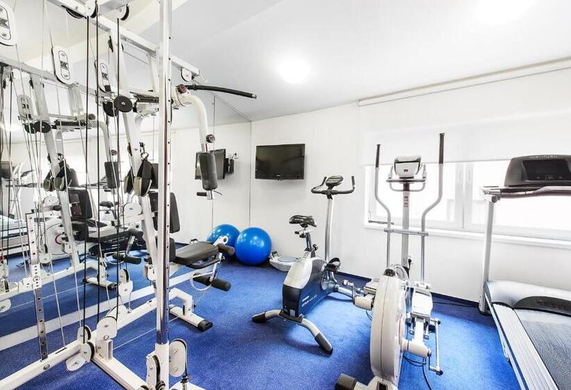 فندق & Apartments U černého Orla