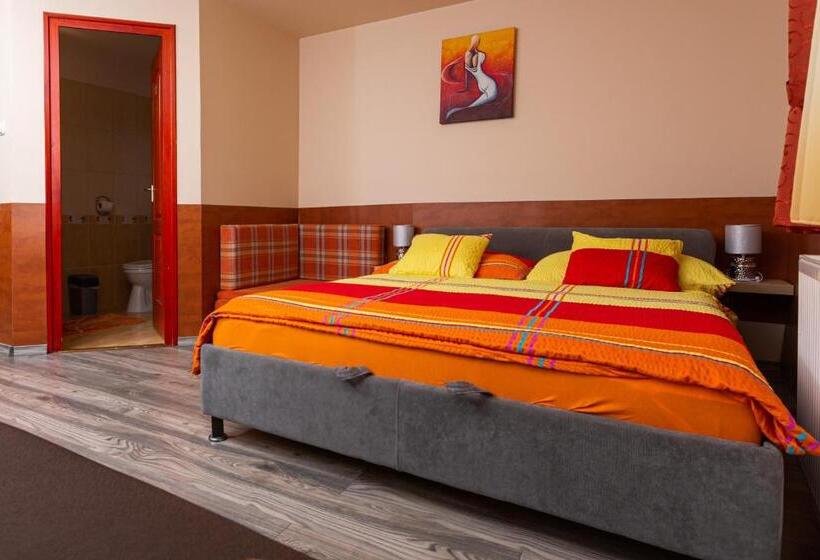 پانسیون Erika Vendégház