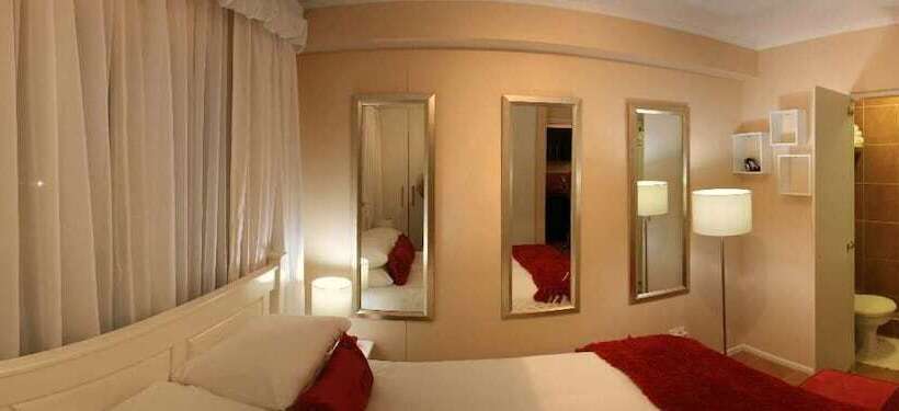 בית מלון כפרי La Loggia Apartments