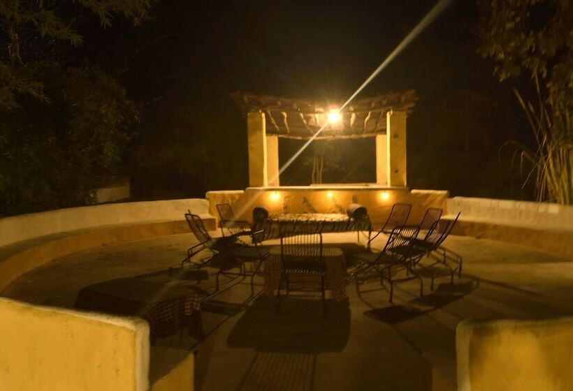 בית מלון כפרי Taal Tiger Retreat