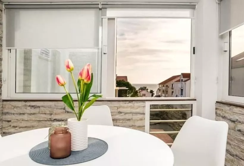 Maru Apartments