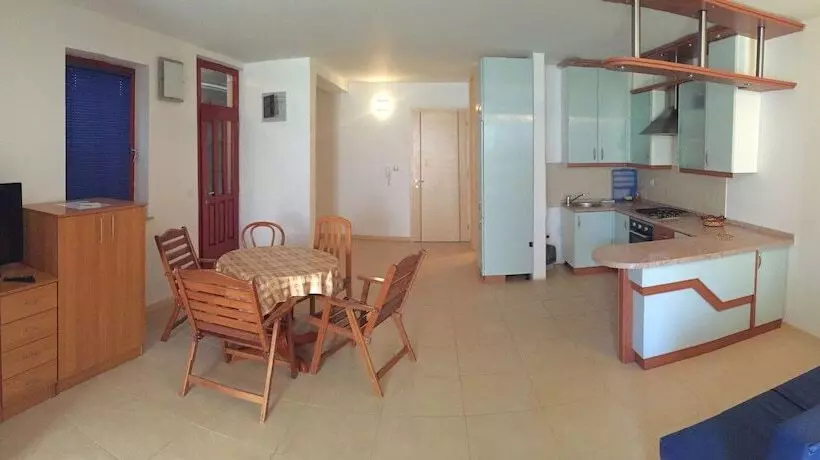 Maru Apartments