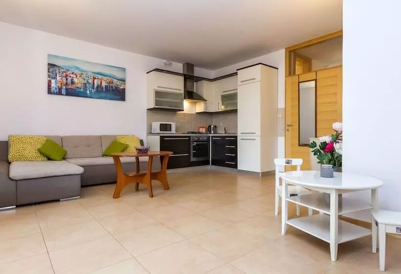 Maru Apartments