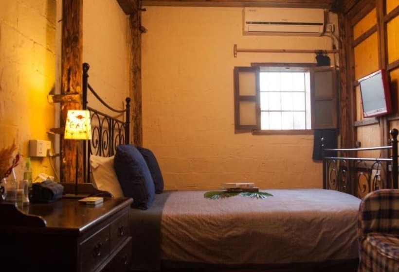 Pig S Inn Huangshan Xidi