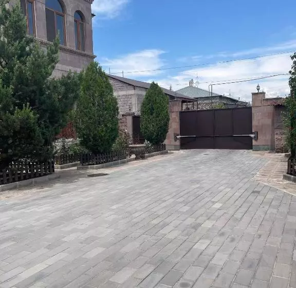 هتل In Gyumri