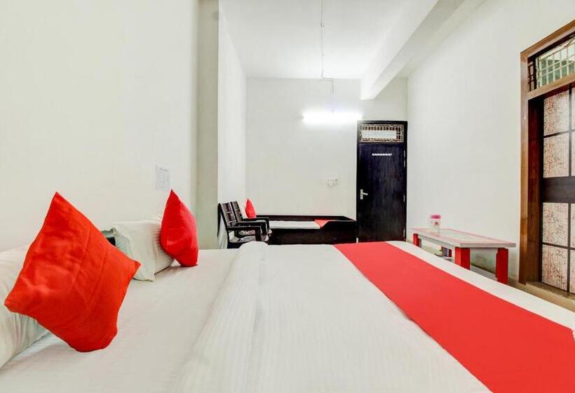 ホテル Pratap Plaza