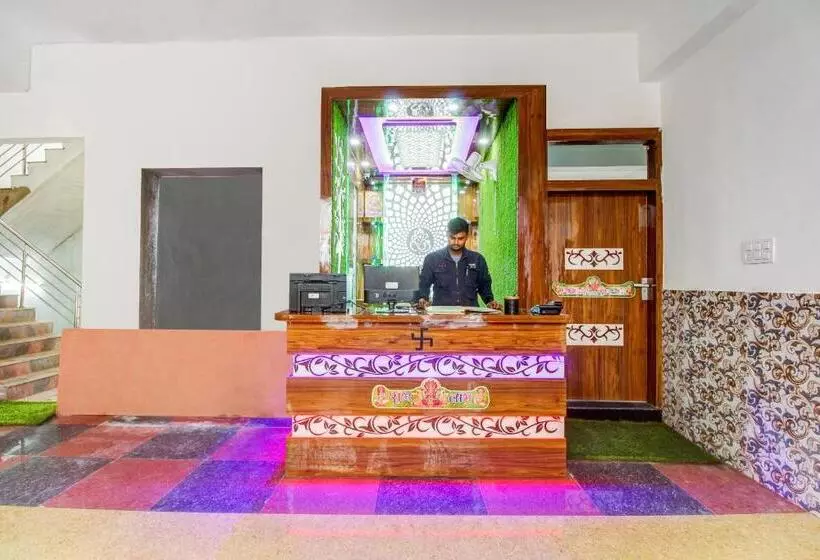 ホテル Pratap Plaza