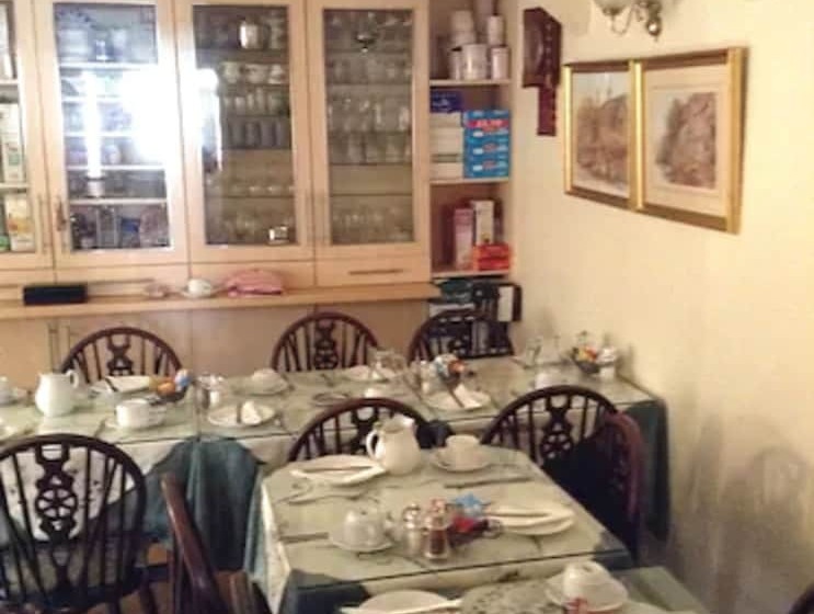 هتل Acorn Guest House