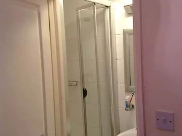 Hotel Acorn Guest House