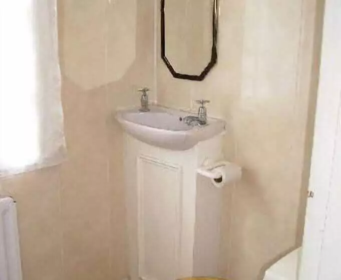 Отель Clanabogan Country House B&b