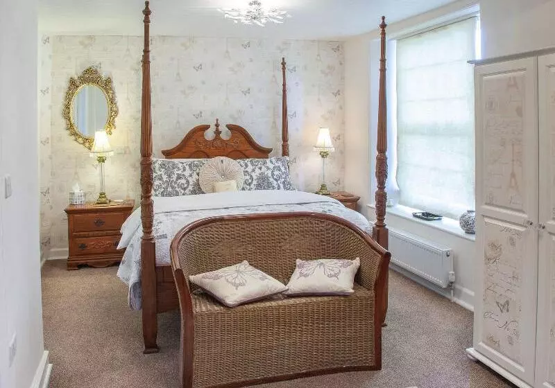 هتل Court Prior Boutique B&b And Apartment