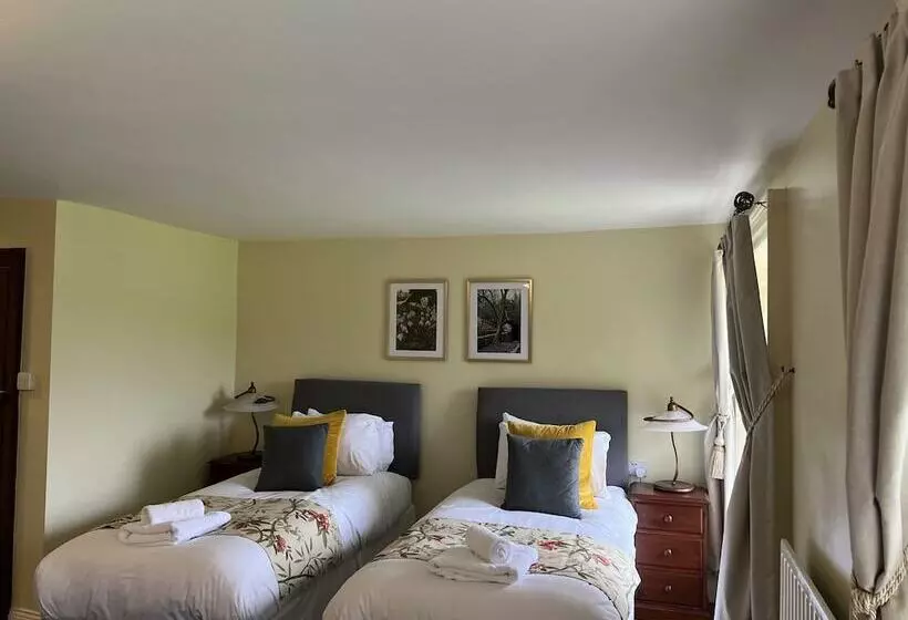 ホテル Lovelady Shield Country House