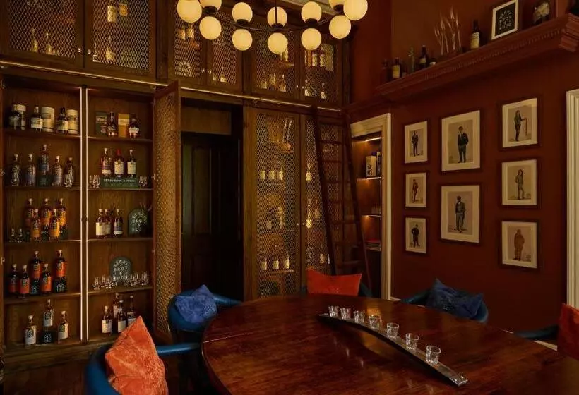 Отель The Retreat, Elcot Park