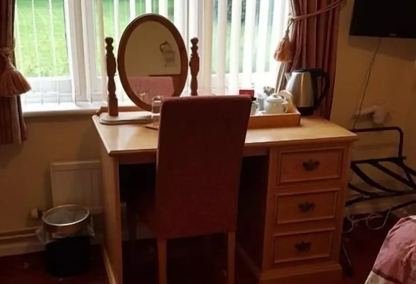 Отель The Nyton Guesthouse