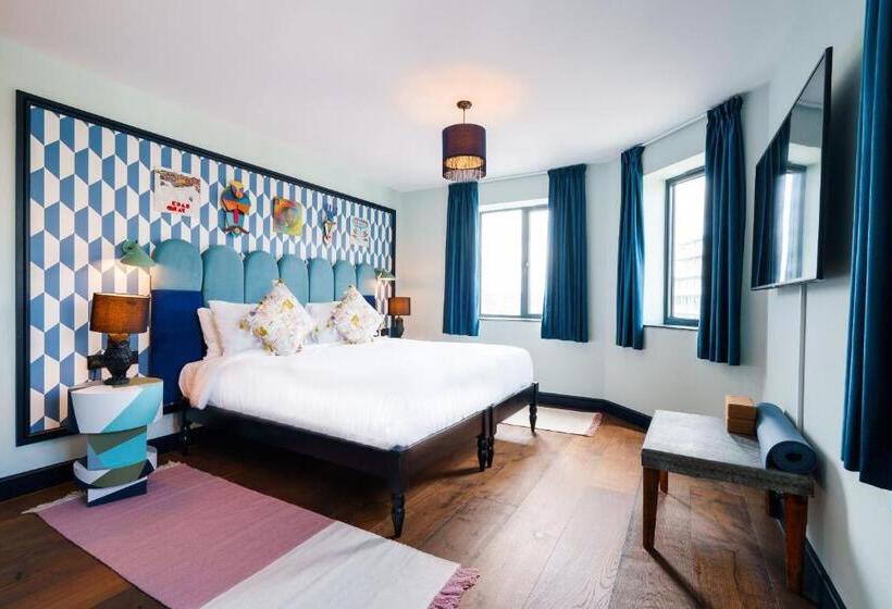 هتل The Camden Town