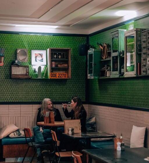 هتل The Camden Town