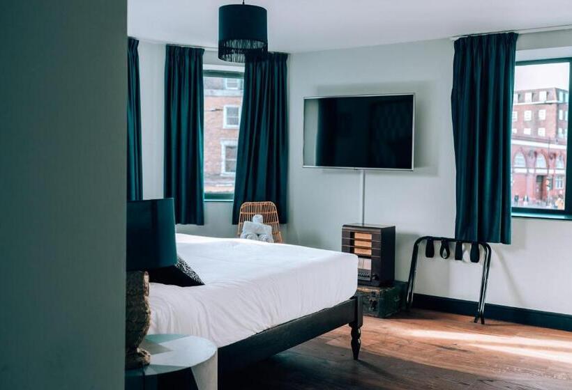 هتل The Camden Town