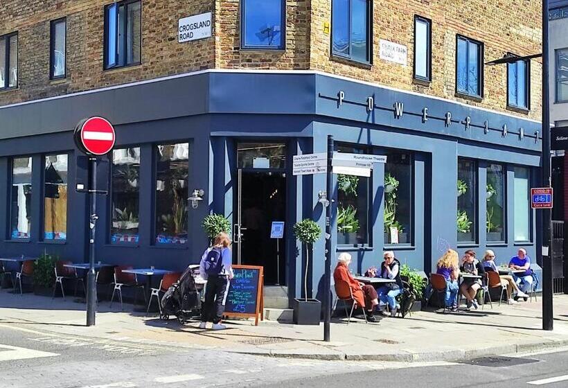 هتل The Camden Town