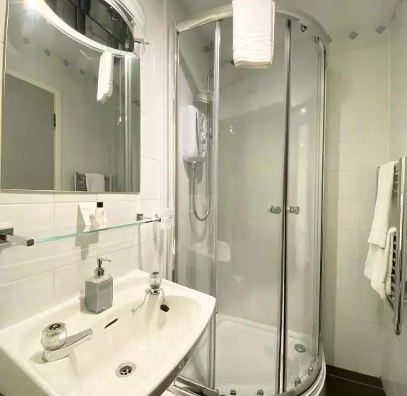 The County Hotel   Self Check In, Speed Wi Fi, Free Parking, Central Location