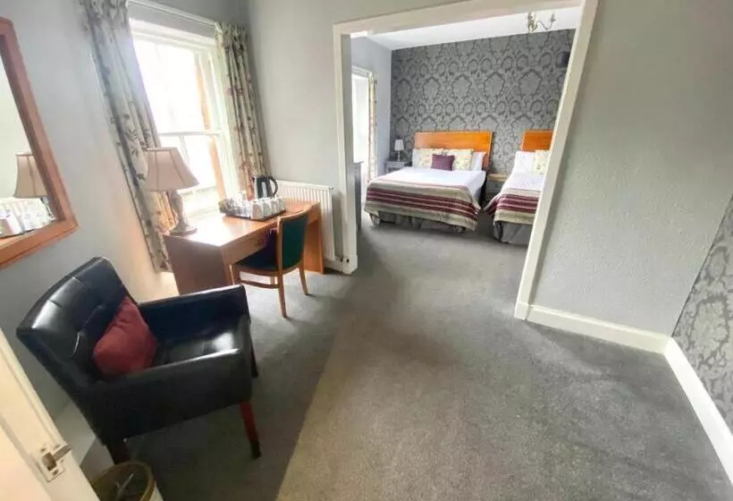 The County Hotel   Self Check In, Speed Wi Fi, Free Parking, Central Location