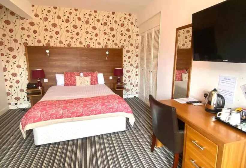 The County Hotel   Self Check In, Speed Wi Fi, Free Parking, Central Location