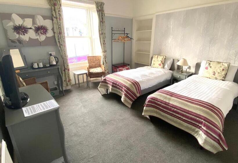 The County Hotel Self Check In, Speed Wi Fi, Free Parking, Central Location