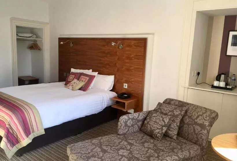 The County Hotel   Self Check In, Speed Wi Fi, Free Parking, Central Location