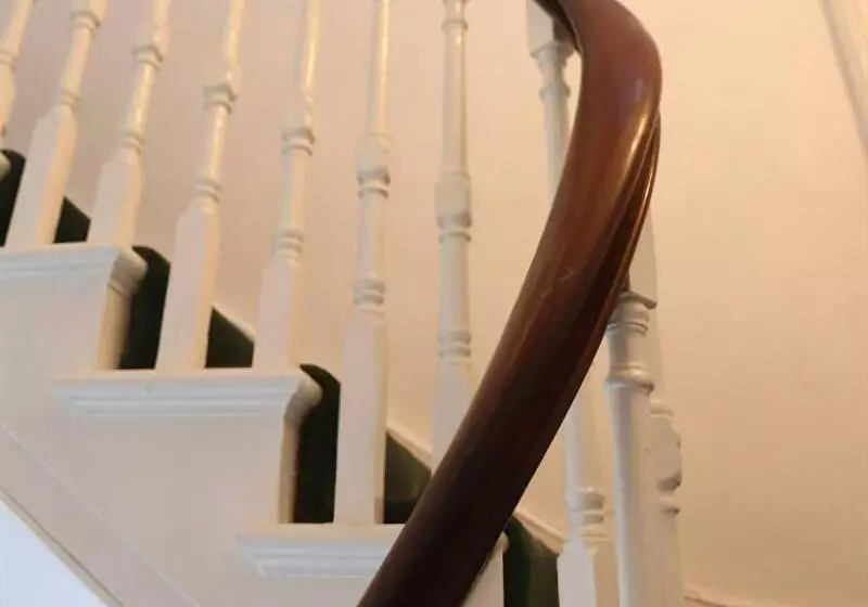 Highlands Hotel And Bar