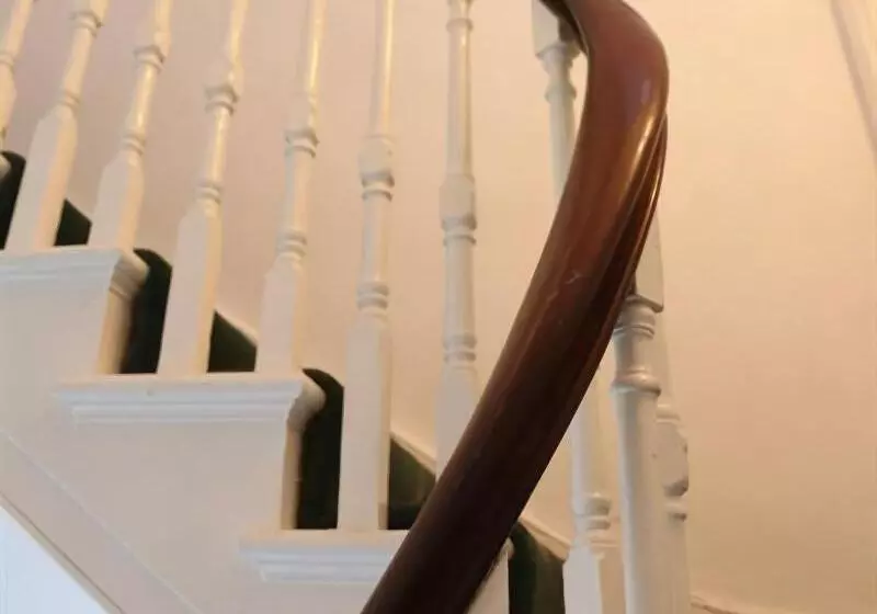 Highlands Hotel And Bar