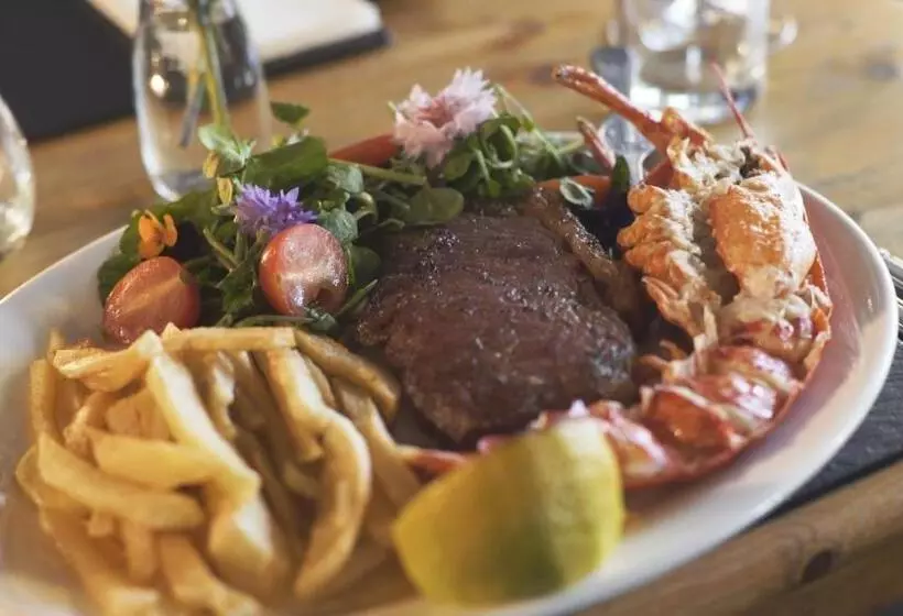 בית מלון כפרי White Horse & Griffin