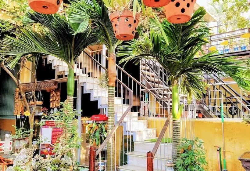 هاستل Q  Homestay Garden Villa