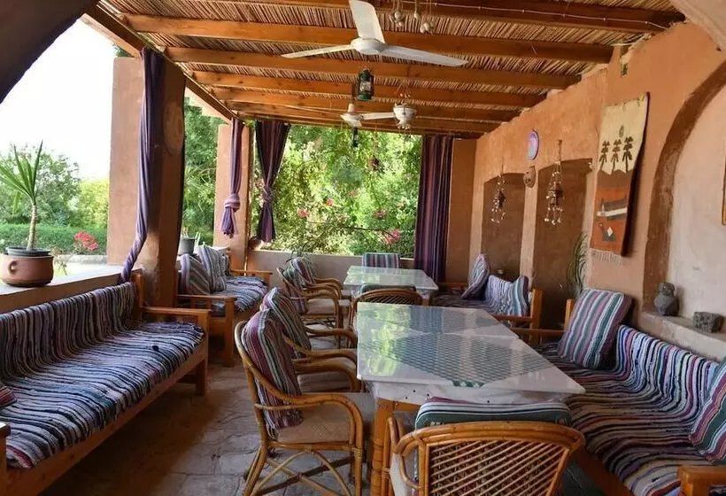 تختخواب و صبحانه Eskaleh Nubian House