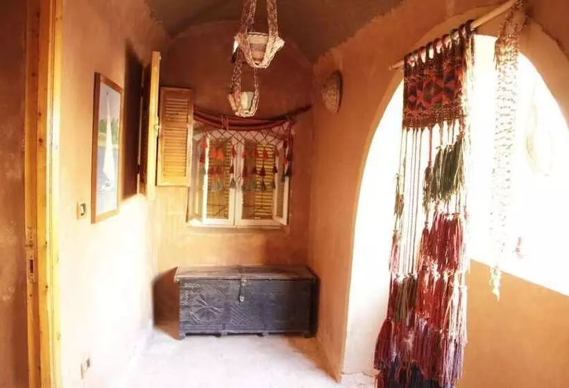 تختخواب و صبحانه Eskaleh Nubian House