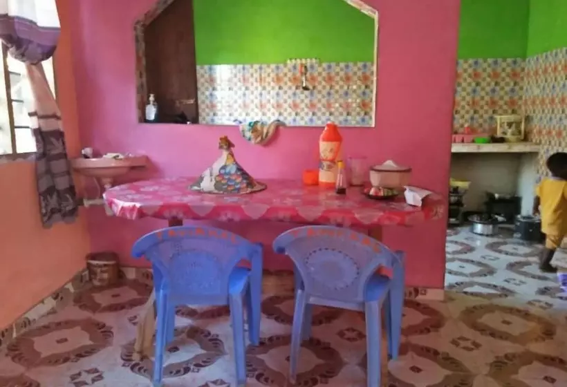 تختخواب و صبحانه Wasini Raha Stay