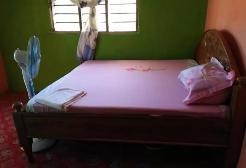 تختخواب و صبحانه Wasini Raha Stay